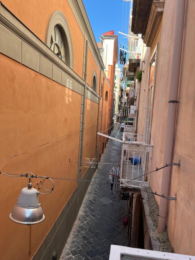 Dory'S Room Camera Nel Cuore Di Napoli المظهر الخارجي الصورة