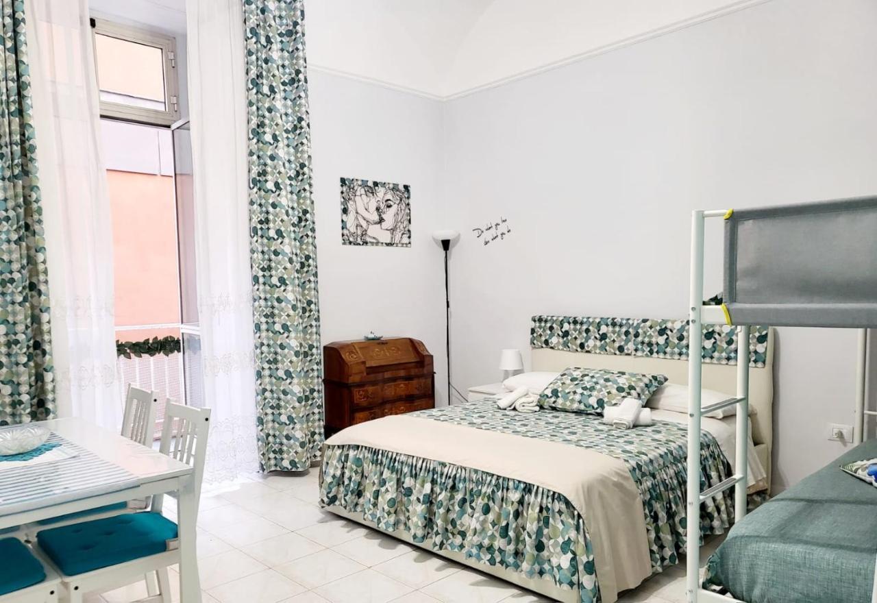 Dory'S Room Camera Nel Cuore Di Napoli المظهر الخارجي الصورة
